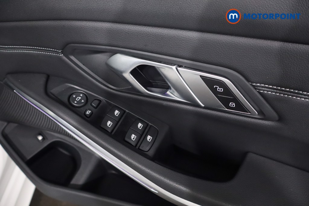 BMW 3 Series M Sport Automatic Petrol Plug-In Hybrid Saloon - Stock Number (1600054) - 25th supplementary image