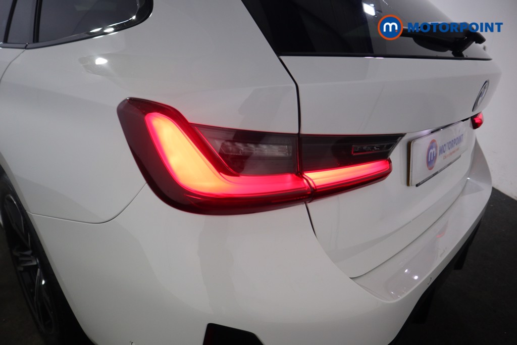 BMW 3 Series M Sport Automatic Petrol Plug-In Hybrid Estate - Stock Number (1600126) - 29th supplementary image