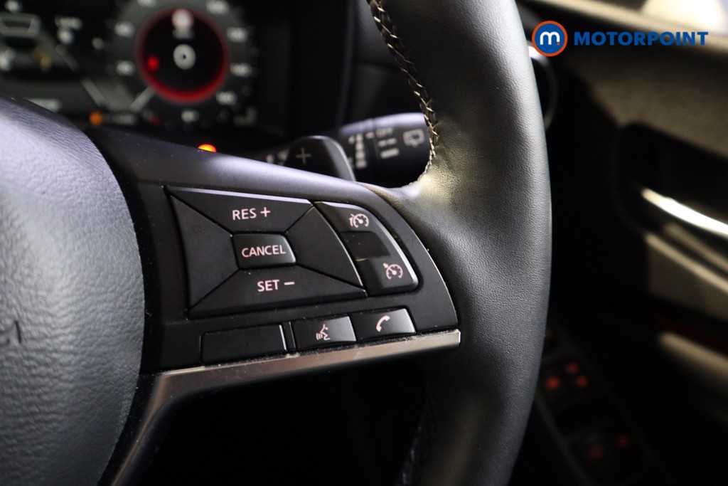 Nissan Juke N-Connecta Automatic Petrol SUV - Stock Number (1600264) - 4th supplementary image