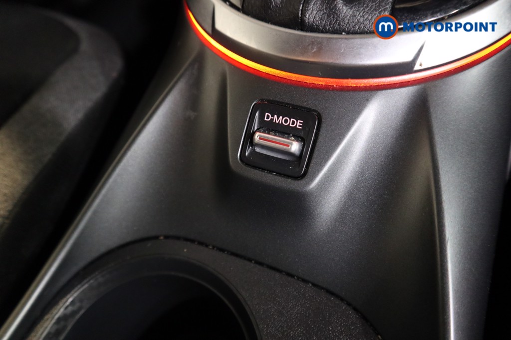 Nissan Juke N-Connecta Automatic Petrol SUV - Stock Number (1600264) - 9th supplementary image