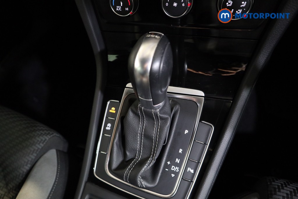 Volkswagen Golf R-Line Automatic Diesel Hatchback - Stock Number (1600378) - 9th supplementary image