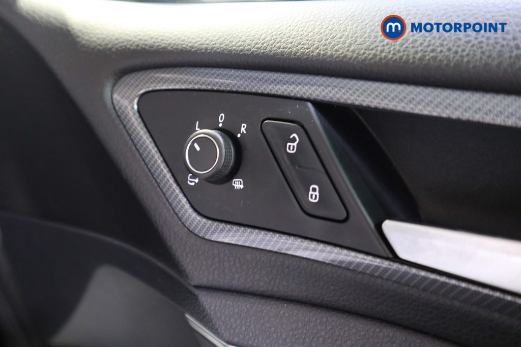 Volkswagen Golf R-Line Automatic Diesel Hatchback - Stock Number (1600378) - 11th supplementary image