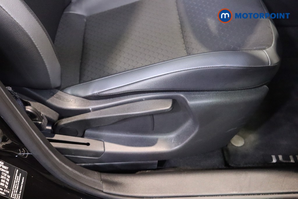 Nissan Juke N-Connecta Automatic Petrol SUV - Stock Number (1600667) - 17th supplementary image