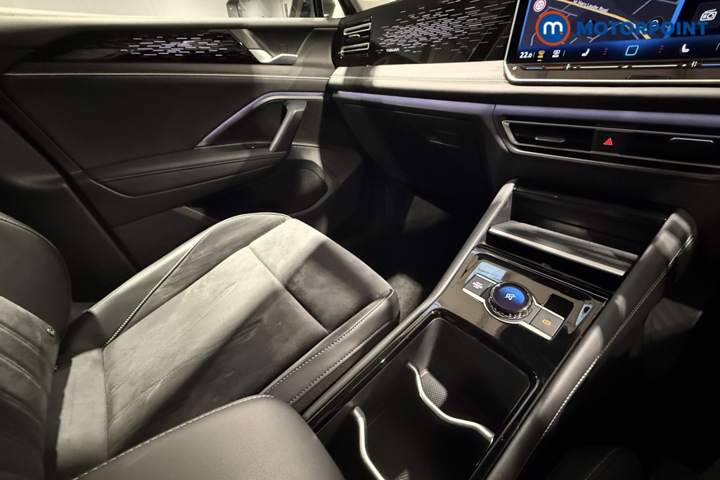 Volkswagen Tiguan Elegance Automatic Petrol SUV - Stock Number (1600909) - 14th supplementary image