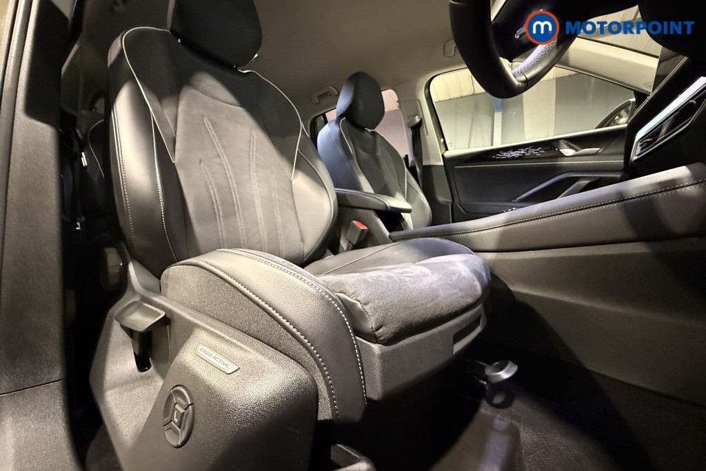 Volkswagen Tiguan Elegance Automatic Petrol SUV - Stock Number (1600909) - 17th supplementary image