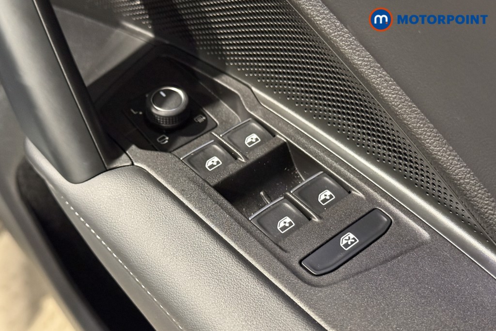 Volkswagen Tiguan Elegance Automatic Petrol SUV - Stock Number (1600909) - 22nd supplementary image