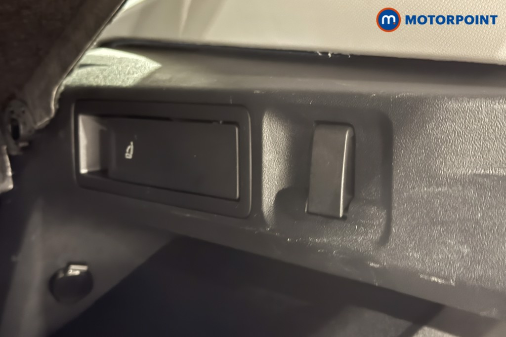 Volkswagen Tiguan Elegance Automatic Petrol SUV - Stock Number (1600909) - 27th supplementary image