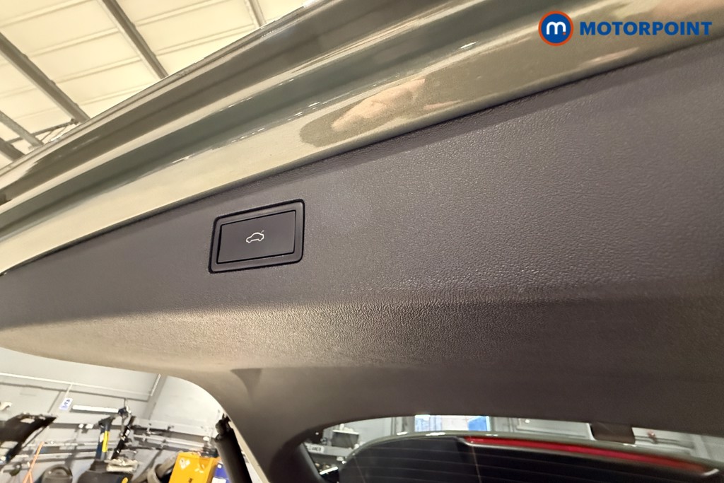 Volkswagen Tiguan Elegance Automatic Petrol SUV - Stock Number (1600909) - 29th supplementary image