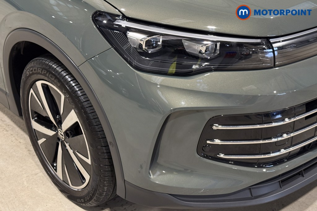 Volkswagen Tiguan Elegance Automatic Petrol SUV - Stock Number (1600909) - 33rd supplementary image