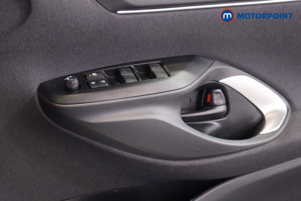 Toyota Yaris Icon Automatic Petrol-Electric Hybrid Hatchback - Stock Number (1600962) - 9th supplementary image