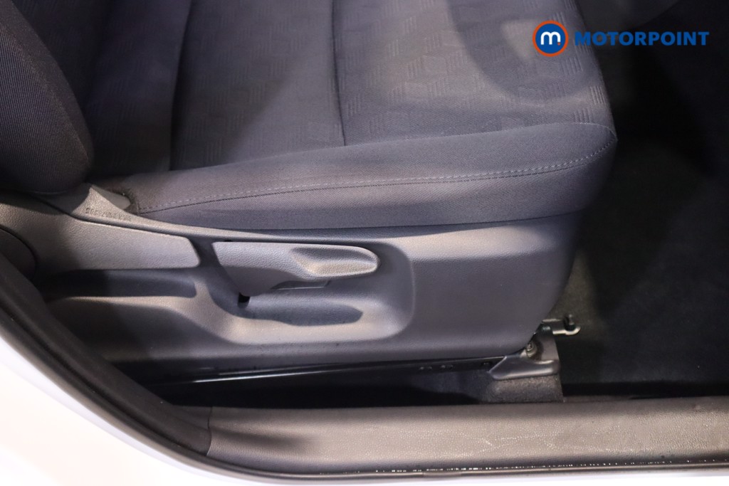 Toyota Yaris Icon Automatic Petrol-Electric Hybrid Hatchback - Stock Number (1600962) - 15th supplementary image