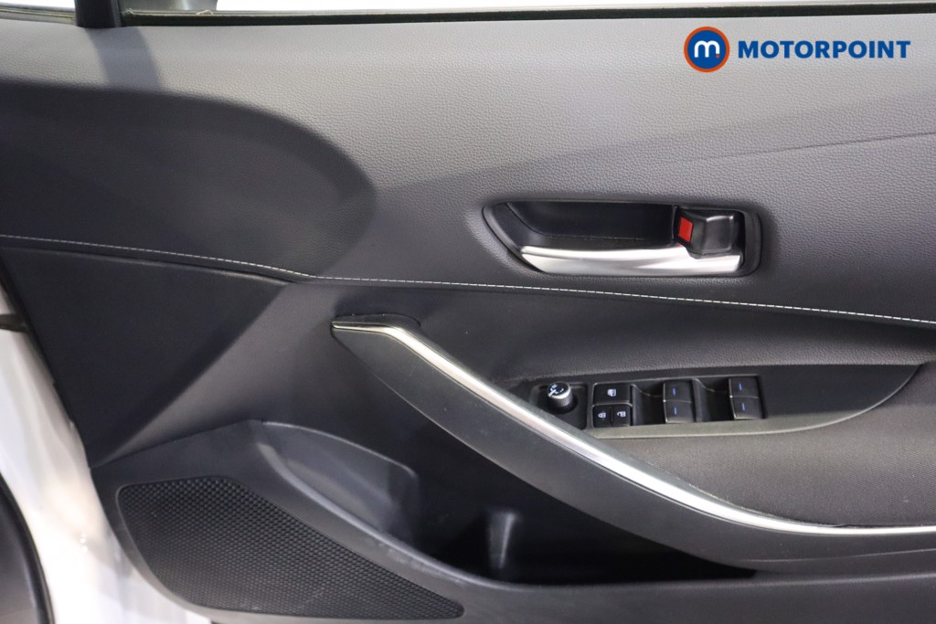 Toyota Corolla Icon Tech Automatic Petrol-Electric Hybrid Estate - Stock Number (1601100) - 9th supplementary image