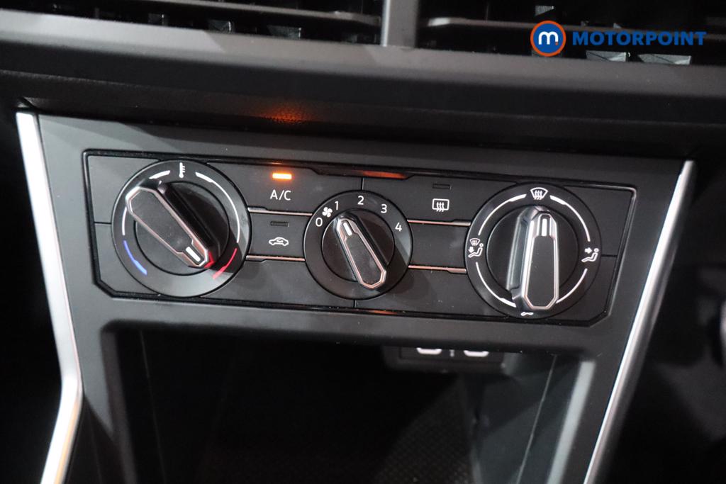 Volkswagen Polo Life Automatic Petrol Hatchback - Stock Number (1601257) - 4th supplementary image
