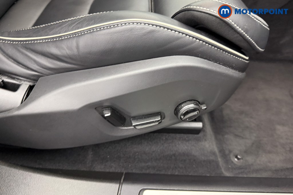 Volvo Xc60 Plus Automatic Petrol Plug-In Hybrid SUV - Stock Number (1601501) - 19th supplementary image