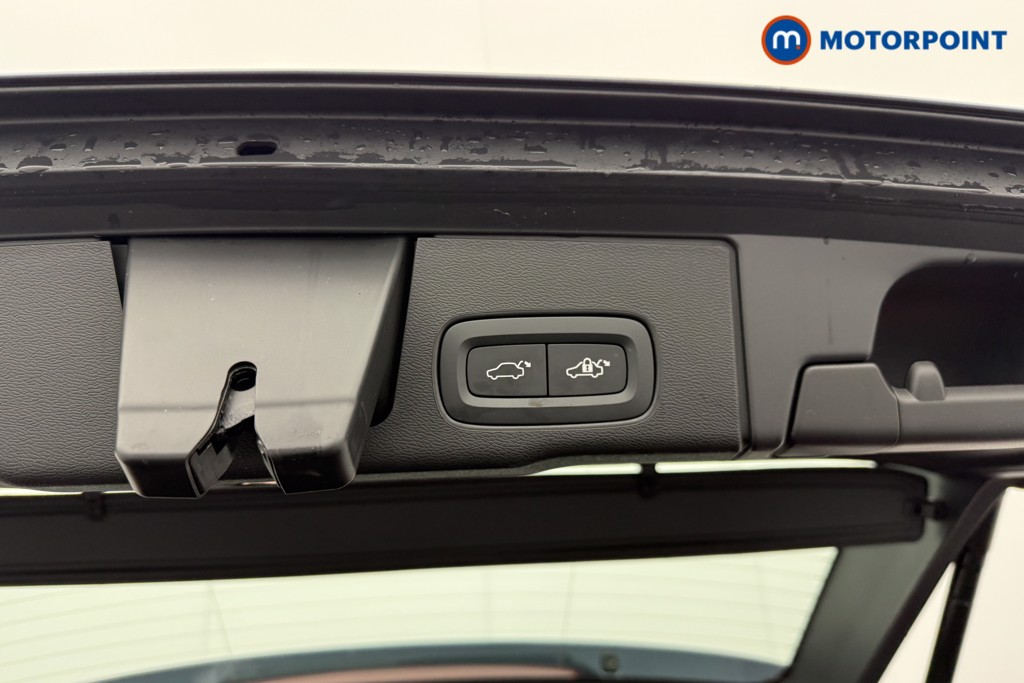 Volvo Xc60 Plus Automatic Petrol Plug-In Hybrid SUV - Stock Number (1601501) - 25th supplementary image