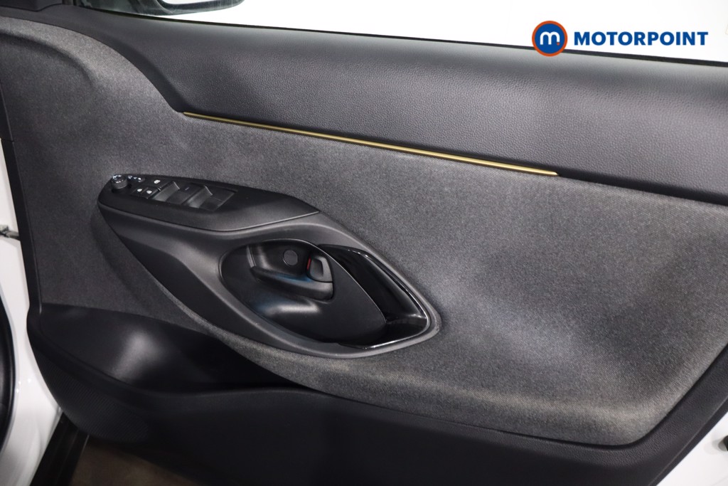 Toyota Yaris Cross Dynamic Automatic Petrol-Electric Hybrid Estate - Stock Number (1601744) - 24th supplementary image