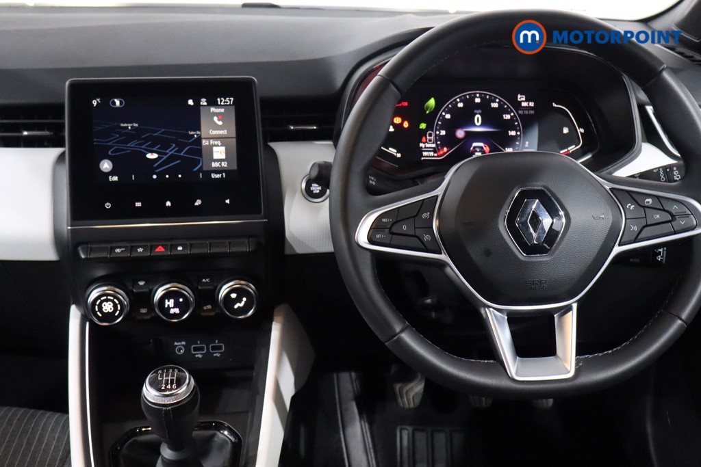 Renault Clio Techno Manual Petrol Hatchback - Stock Number (1602113) - 3rd supplementary image