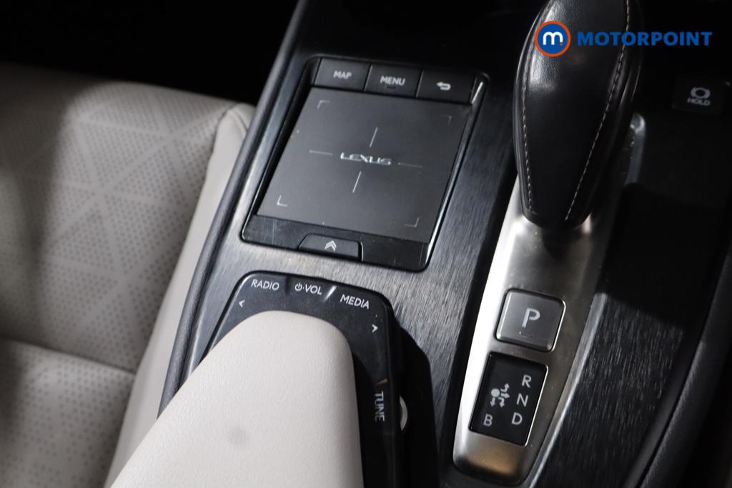 Lexus UX 300E 150Kw 54.3 Kwh 5Dr E-Cvt Takumi Pack Automatic Electric SUV - Stock Number (1543840) - 19th supplementary image