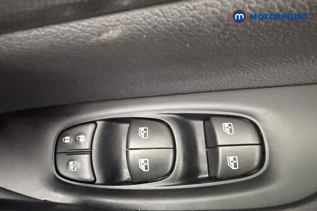 Nissan Qashqai N-Connecta Manual Petrol SUV - Stock Number (1580644) - 19th supplementary image