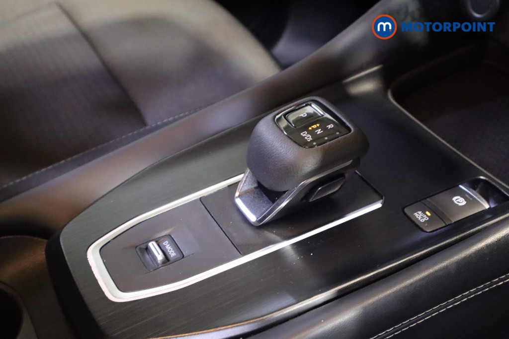 Nissan Qashqai N-Connecta Automatic Petrol SUV - Stock Number (1591059) - 5th supplementary image