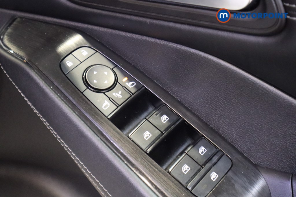 Nissan Qashqai N-Connecta Automatic Petrol SUV - Stock Number (1591059) - 13th supplementary image