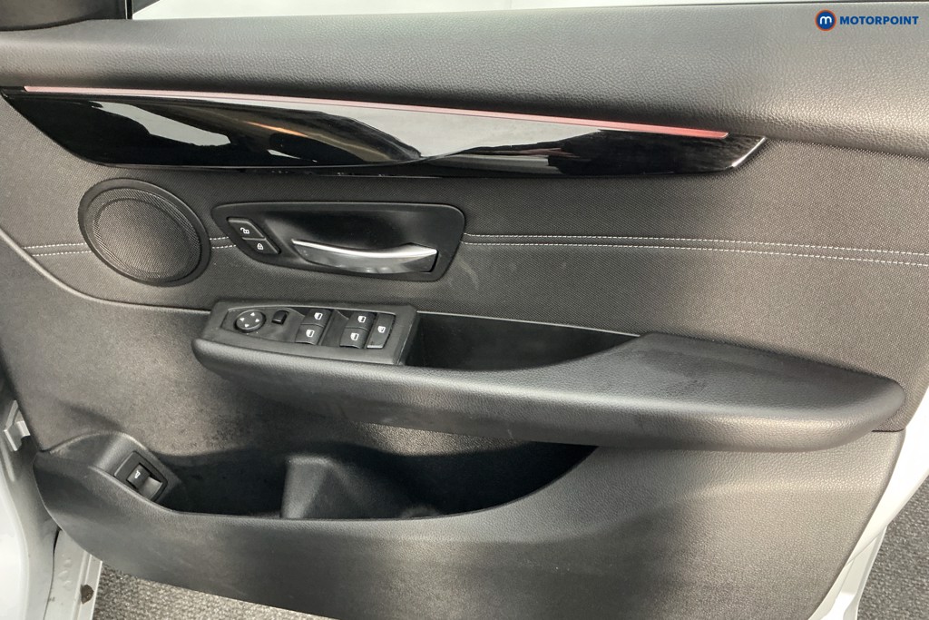 BMW 2 Series Sport Manual Petrol Estate - Stock Number (1591389) - 22nd supplementary image