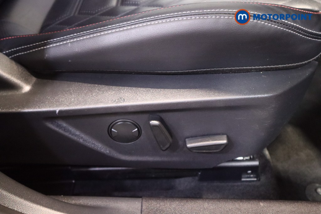 Ford Focus St-Line Vignale Manual Petrol Hatchback - Stock Number (1594796) - 15th supplementary image