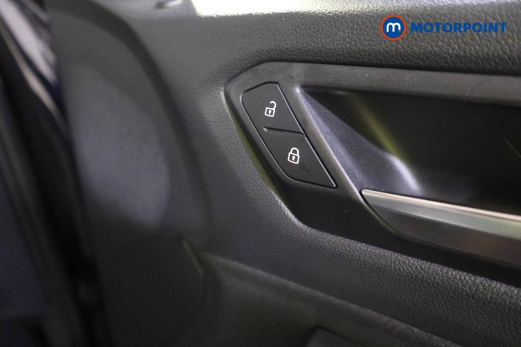 Volkswagen T-Roc Life Automatic Petrol SUV - Stock Number (1595454) - 11th supplementary image