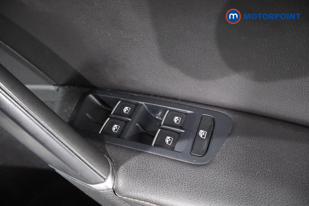 Volkswagen Golf R Manual Petrol Hatchback - Stock Number (1595916) - 10th supplementary image