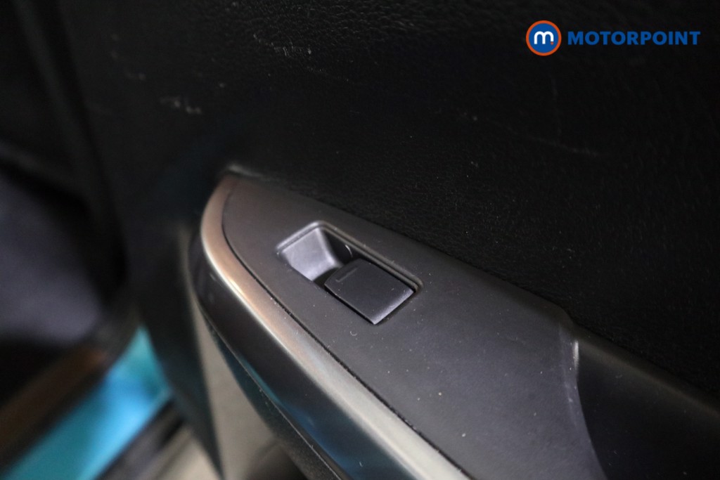 Suzuki Vitara SZ4 Manual Petrol SUV - Stock Number (1596015) - 14th supplementary image