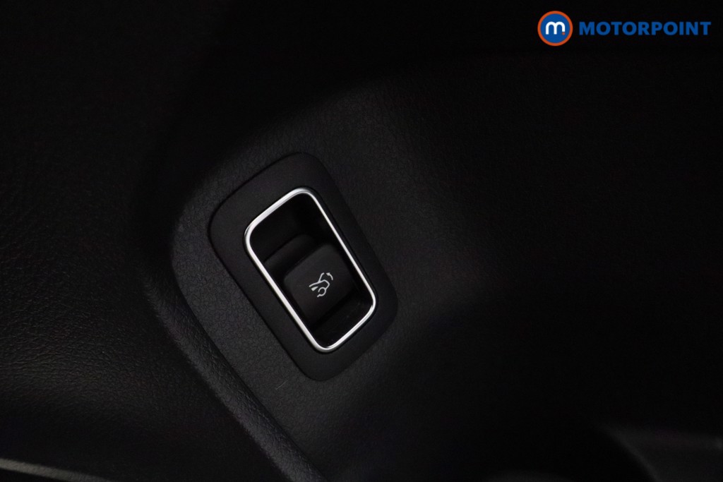 Mercedes-Benz A Class Amg Line Executive Edition Automatic Petrol Saloon - Stock Number (1597923) - 15th supplementary image