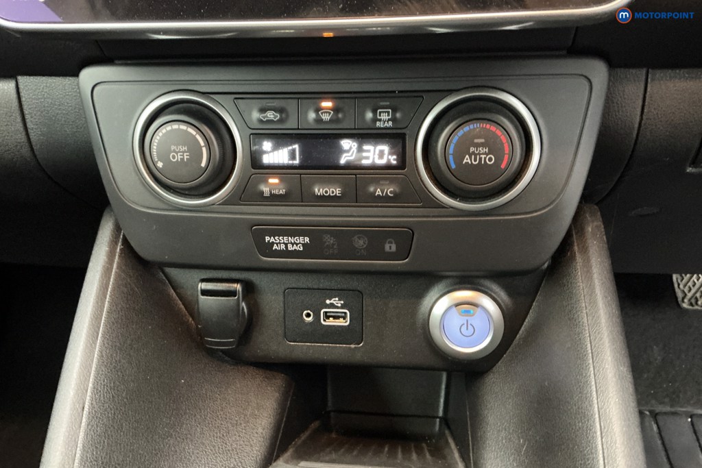 Nissan Leaf Acenta Automatic Electric Hatchback - Stock Number (1598134) - 17th supplementary image