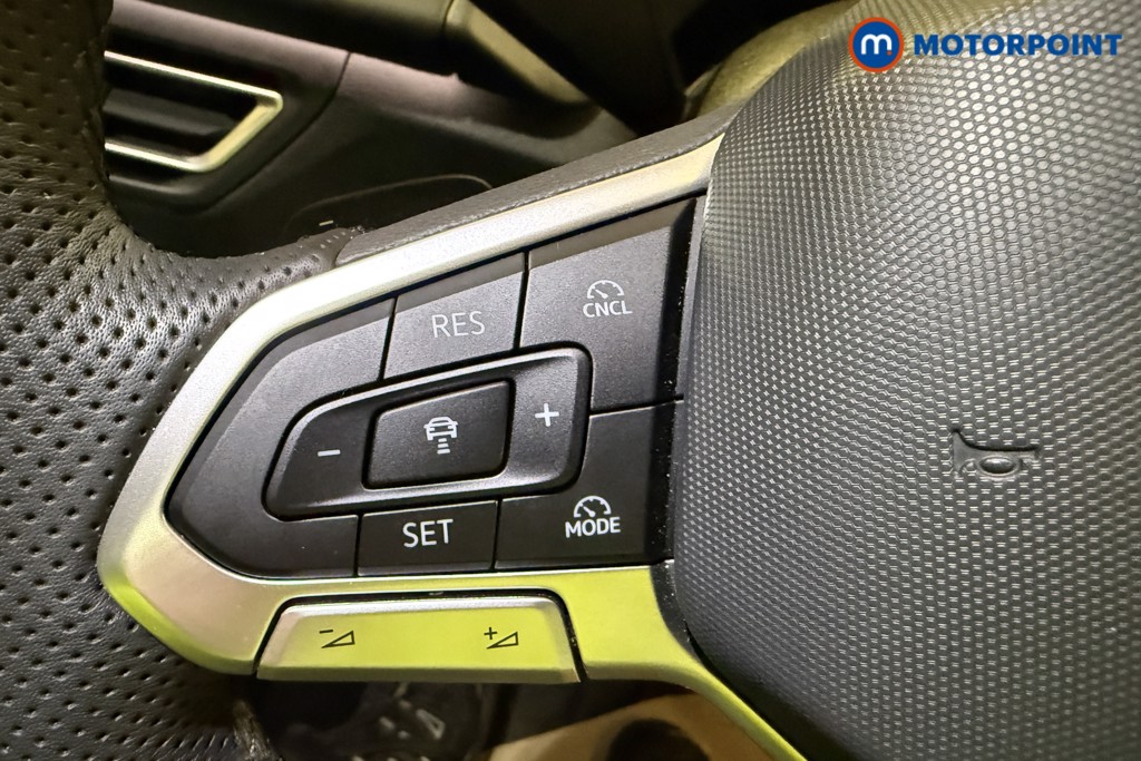 Volkswagen Tiguan R-Line Automatic Petrol SUV - Stock Number (1598484) - 4th supplementary image