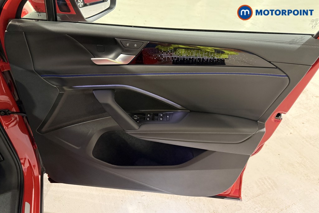 Volkswagen Tiguan R-Line Automatic Petrol SUV - Stock Number (1598484) - 13th supplementary image