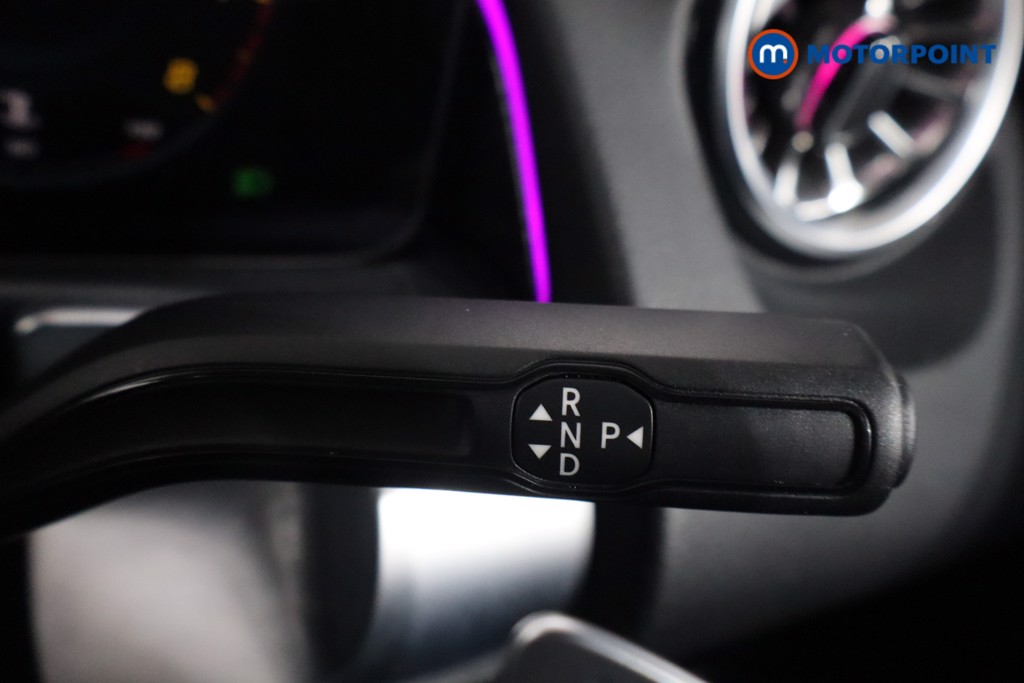 Mercedes-Benz GLB Amg Line Automatic Petrol SUV - Stock Number (1598711) - 15th supplementary image