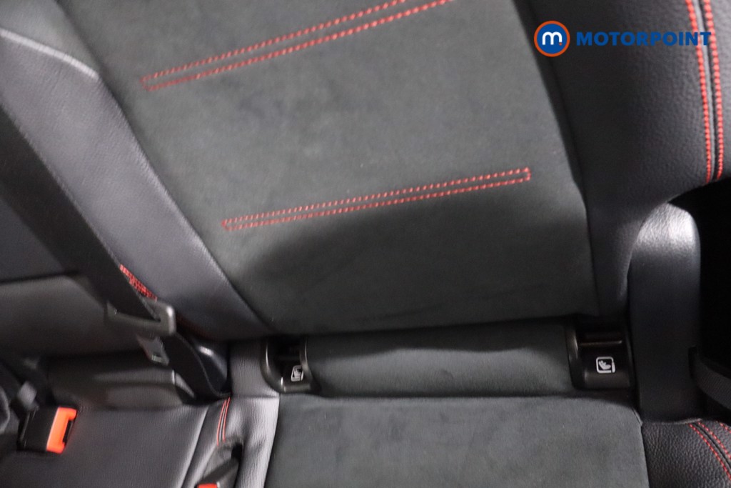 Mercedes-Benz GLB Amg Line Automatic Petrol SUV - Stock Number (1598711) - 26th supplementary image