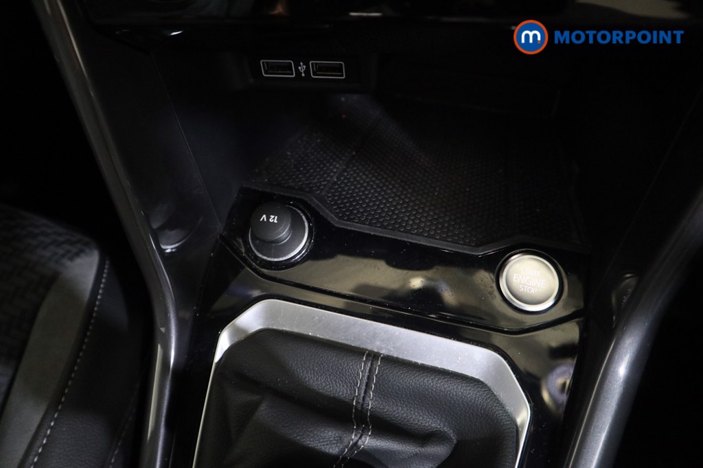 Volkswagen T-Roc R-Line Manual Petrol SUV - Stock Number (1599237) - 9th supplementary image