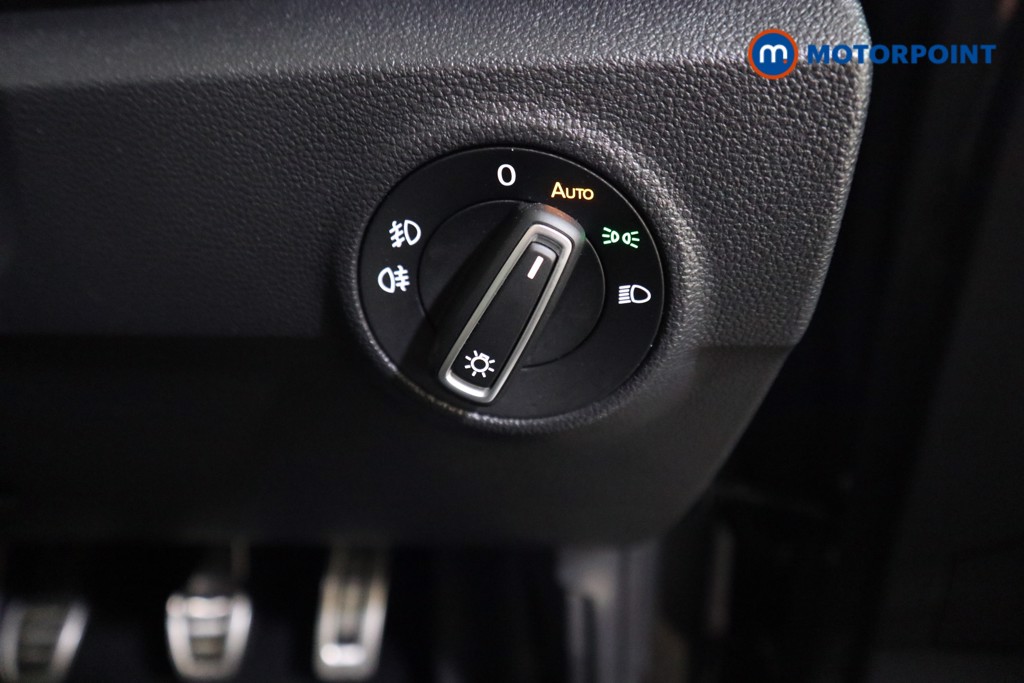 Volkswagen T-Roc R-Line Manual Petrol SUV - Stock Number (1599237) - 12th supplementary image