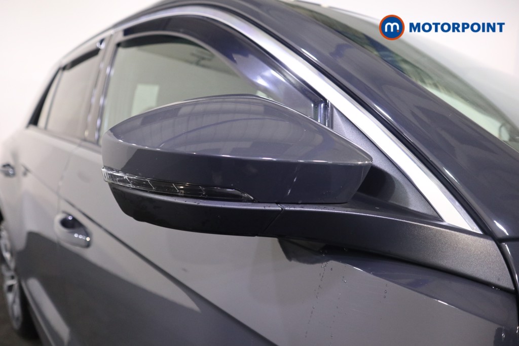 Volkswagen T-Roc R-Line Manual Petrol SUV - Stock Number (1599237) - 31st supplementary image