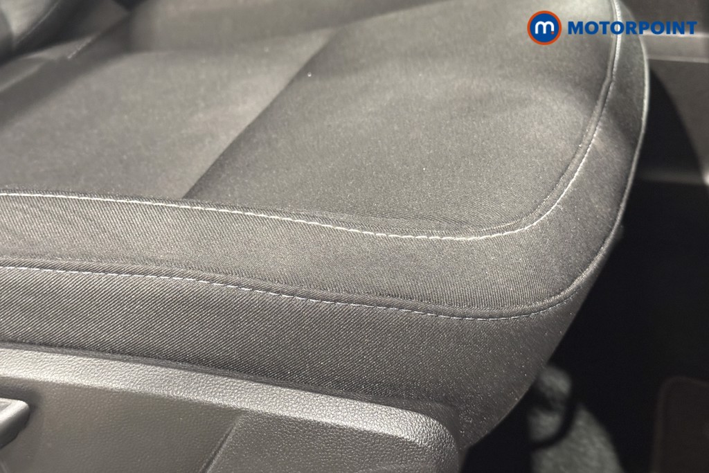 Renault Captur Iconic Manual Petrol SUV - Stock Number (1599963) - 18th supplementary image