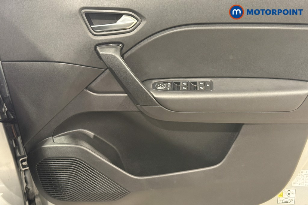 Renault Captur Iconic Manual Petrol SUV - Stock Number (1599963) - 19th supplementary image