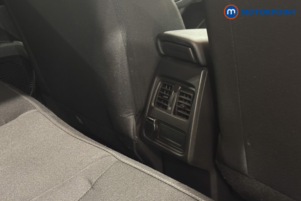 Renault Captur Iconic Manual Petrol SUV - Stock Number (1599963) - 22nd supplementary image