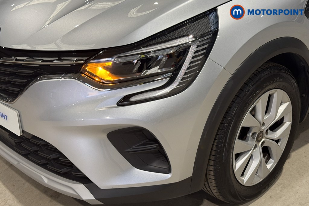 Renault Captur Iconic Manual Petrol SUV - Stock Number (1599963) - 30th supplementary image