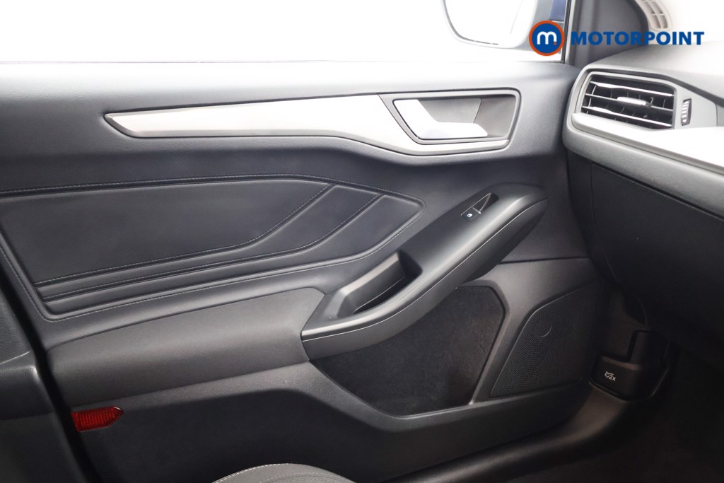Ford Focus Titanium Manual Petrol Hatchback - Stock Number (1600639) - 13th supplementary image