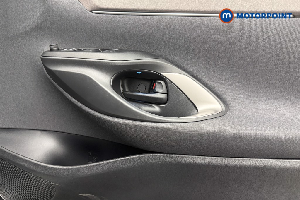 Toyota Yaris Cross Excel Automatic Petrol-Electric Hybrid Estate - Stock Number (1600680) - 18th supplementary image