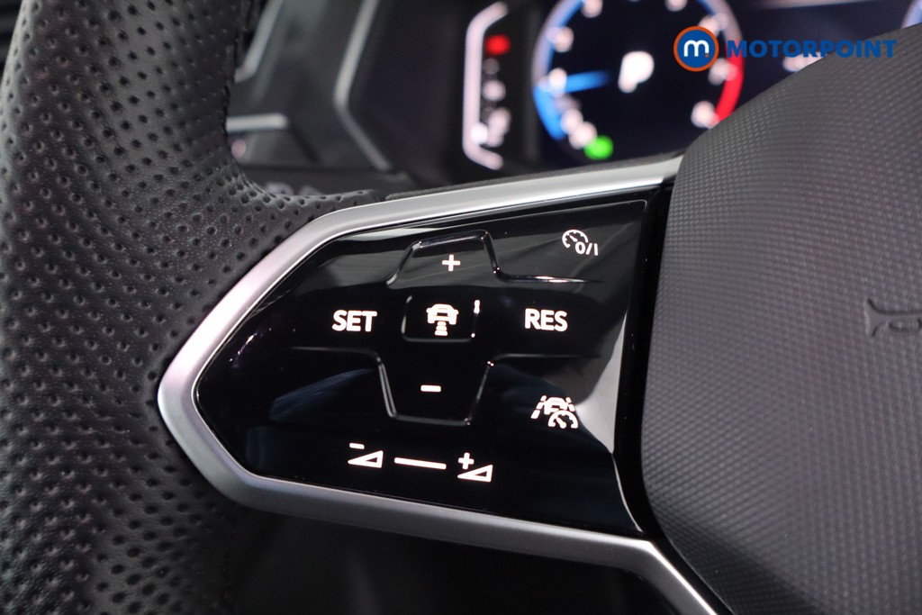 Volkswagen Tiguan Allspace R-Line Automatic Petrol SUV - Stock Number (1600992) - 7th supplementary image