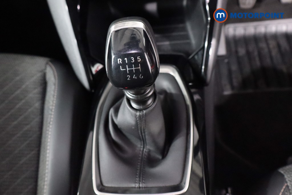 Peugeot 2008 Allure Manual Petrol SUV - Stock Number (1601022) - 18th supplementary image