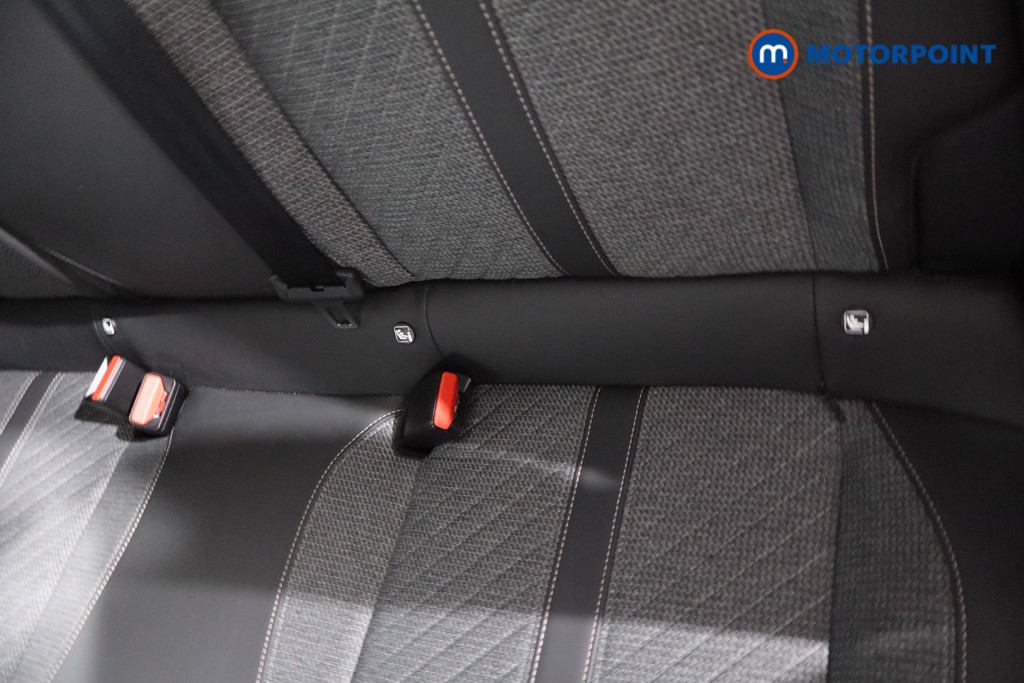 Peugeot 2008 Allure Manual Petrol SUV - Stock Number (1601022) - 24th supplementary image