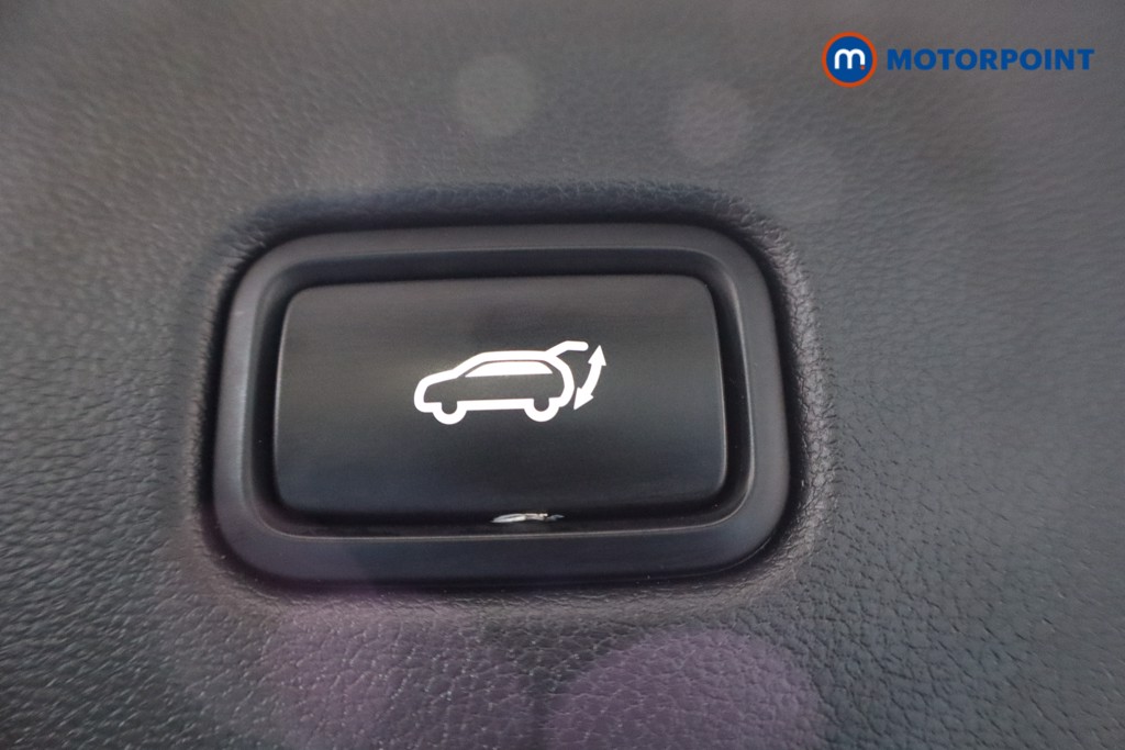 Hyundai Tucson Ultimate Manual Petrol SUV - Stock Number (1601610) - 38th supplementary image