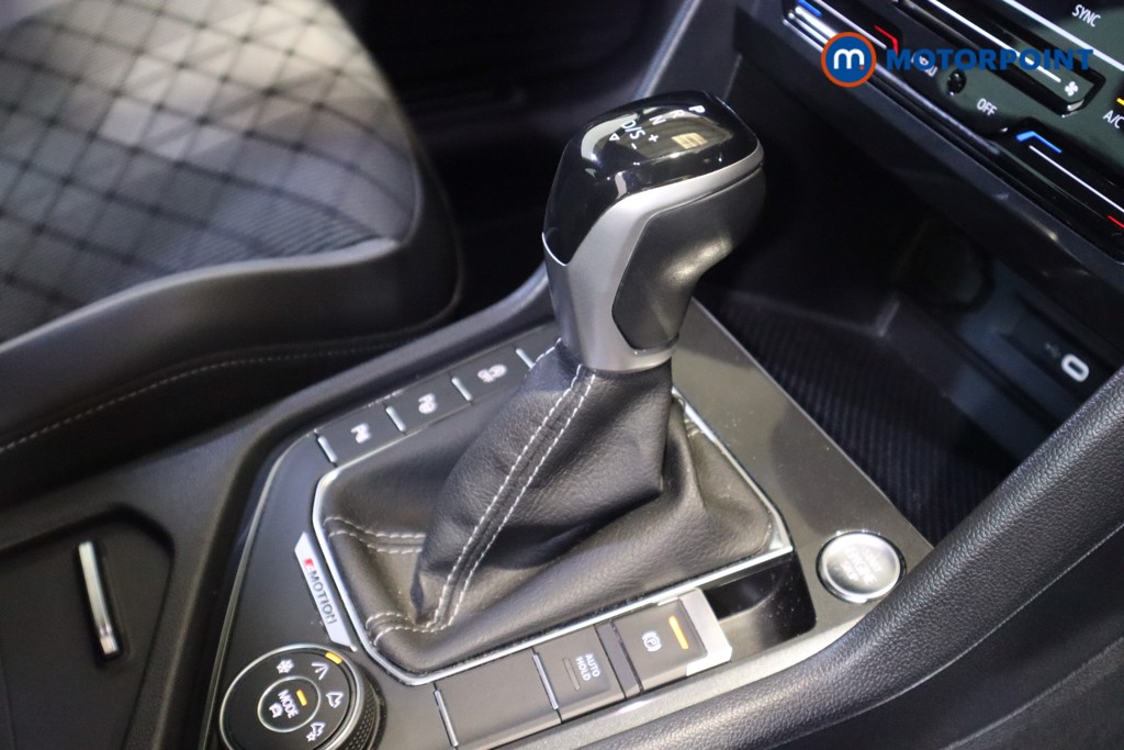 Volkswagen Tiguan R-Line Automatic Petrol SUV - Stock Number (1601811) - 5th supplementary image